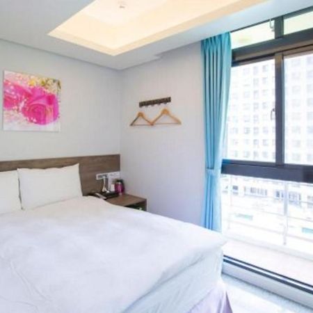 九九商旅 Hotel Taichung Exterior photo