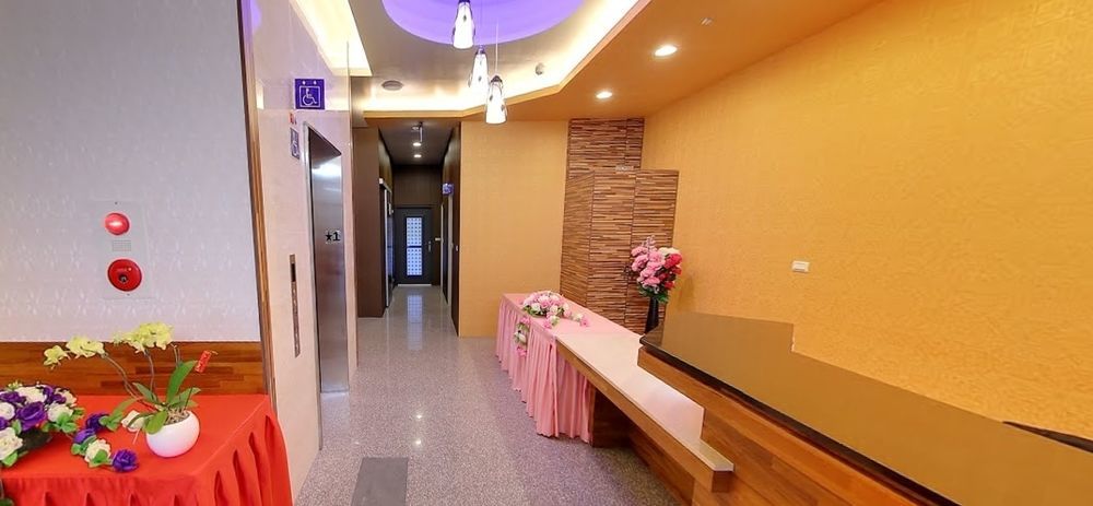 九九商旅 Hotel Taichung Exterior photo